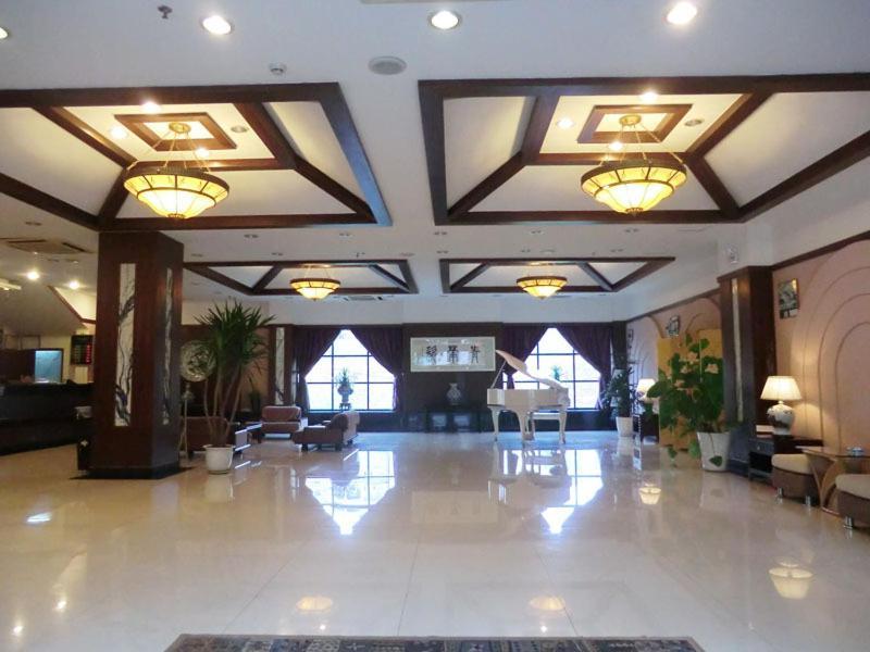 Starway Porcelain Hotel Цзиндечжен Екстериор снимка